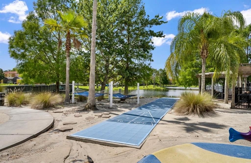 En Venta: $620,000 (5 camas, 3 baños, 2269 Pies cuadrados)