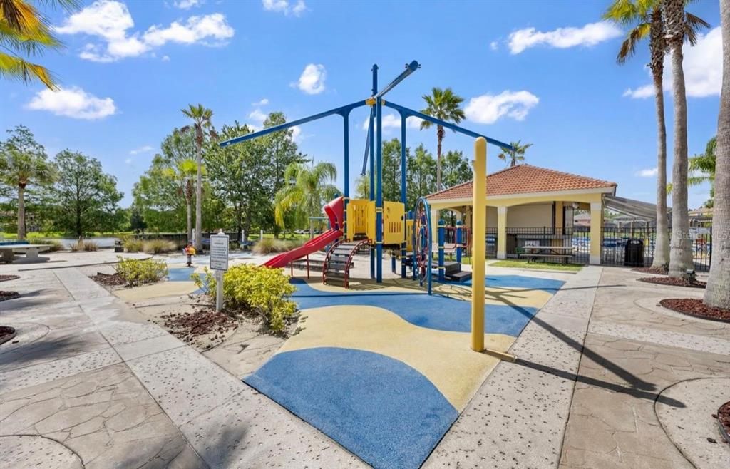 En Venta: $620,000 (5 camas, 3 baños, 2269 Pies cuadrados)