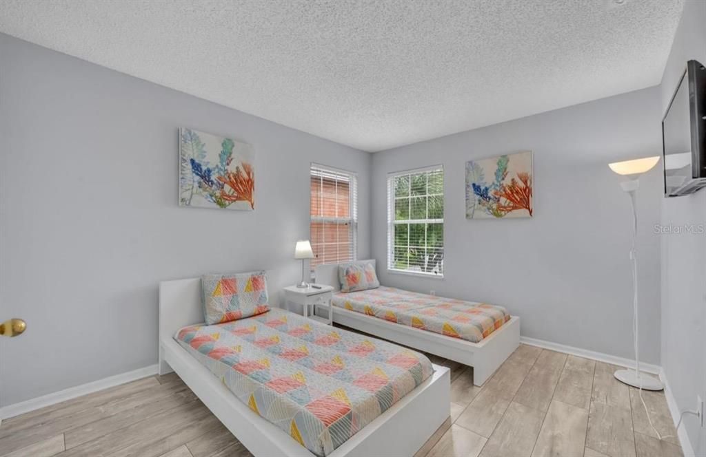 En Venta: $620,000 (5 camas, 3 baños, 2269 Pies cuadrados)
