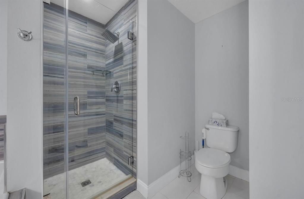 En Venta: $620,000 (5 camas, 3 baños, 2269 Pies cuadrados)