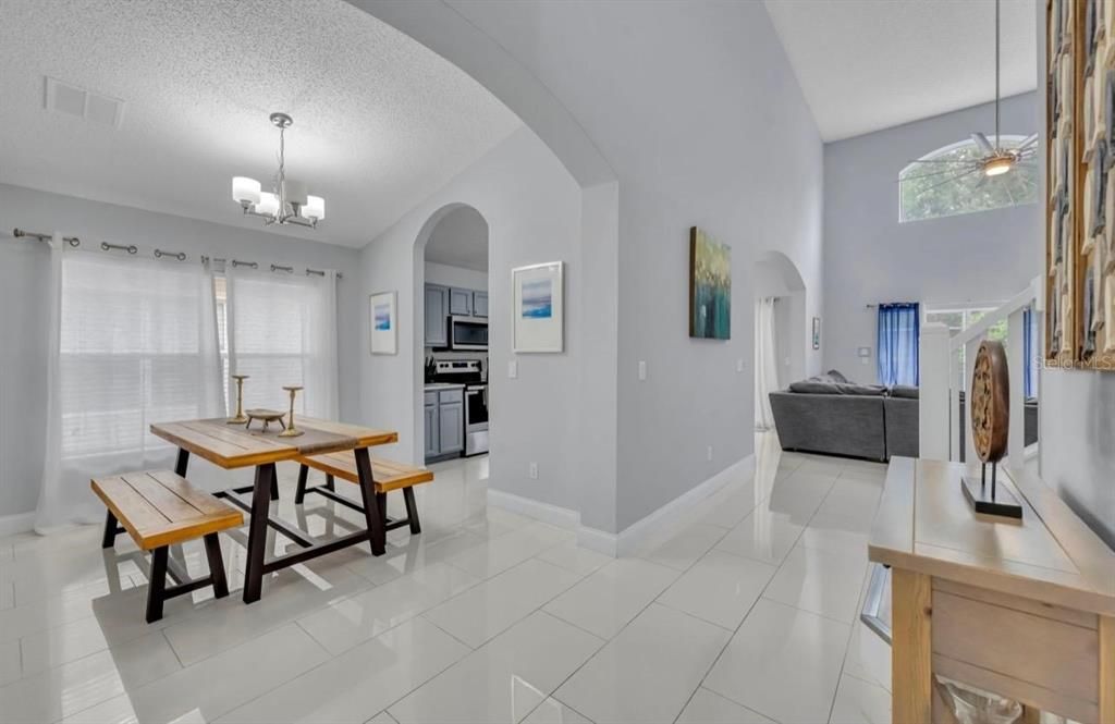 En Venta: $620,000 (5 camas, 3 baños, 2269 Pies cuadrados)