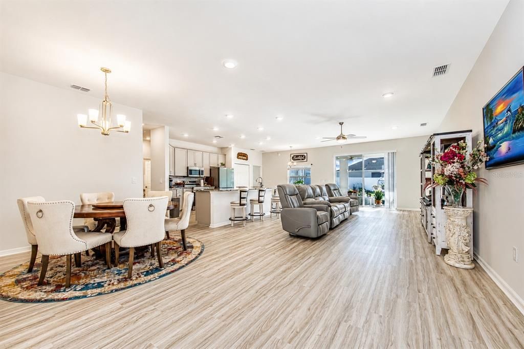 Active With Contract: $442,500 (5 beds, 3 baths, 2536 Square Feet)