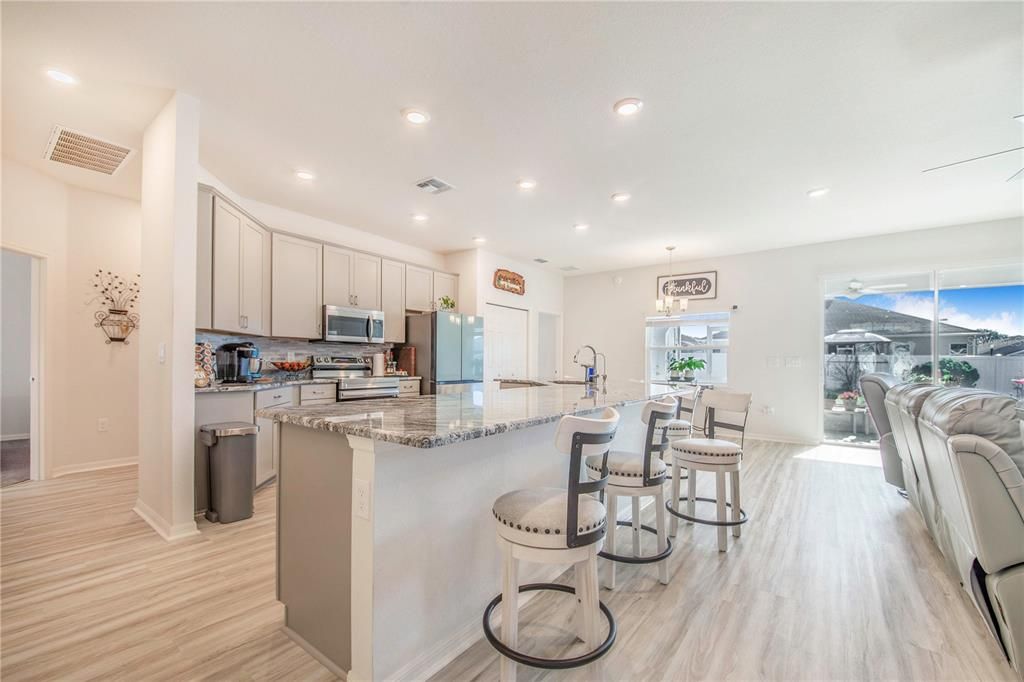 Active With Contract: $442,500 (5 beds, 3 baths, 2536 Square Feet)