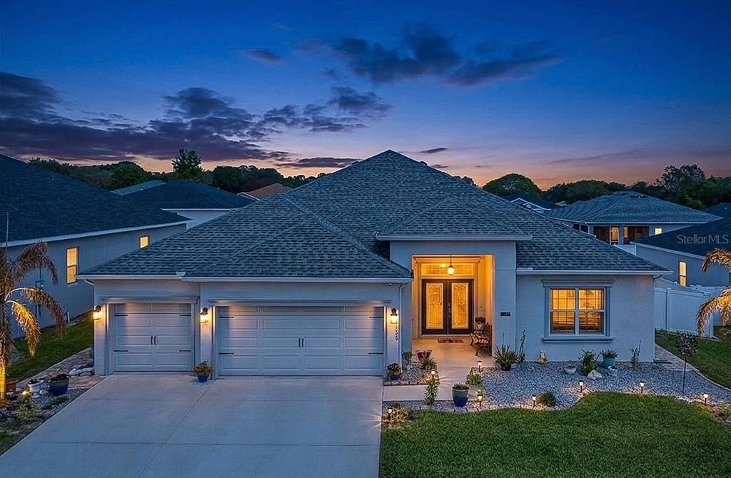Active With Contract: $442,500 (5 beds, 3 baths, 2536 Square Feet)