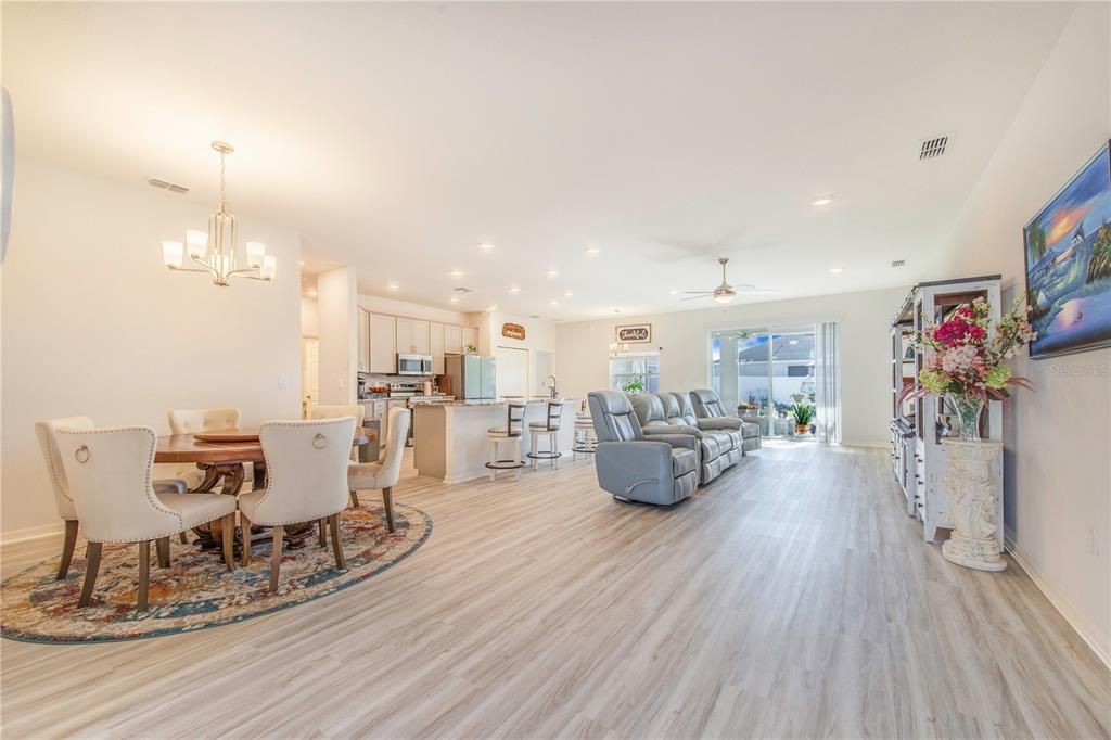 Active With Contract: $442,500 (5 beds, 3 baths, 2536 Square Feet)