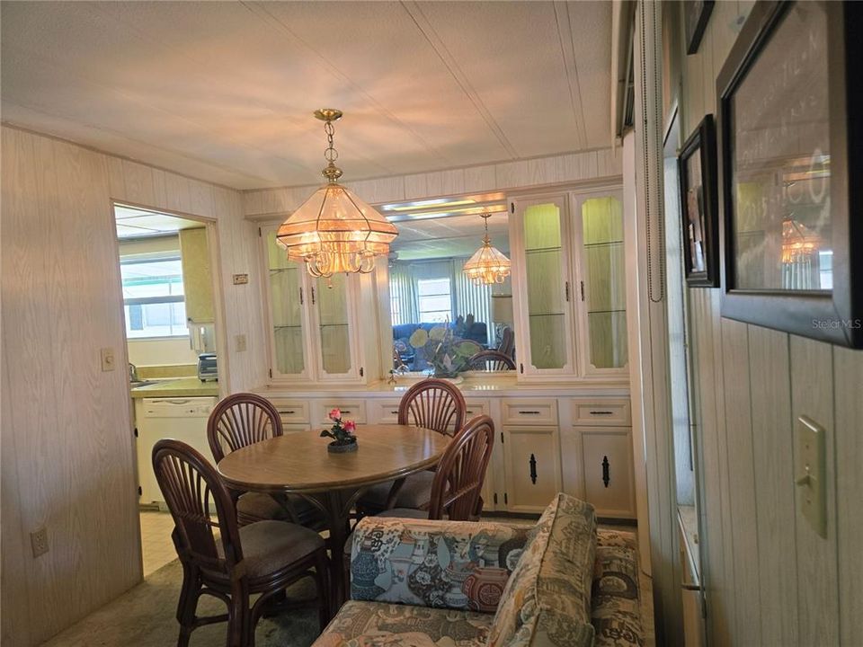 For Sale: $99,900 (2 beds, 2 baths, 1248 Square Feet)
