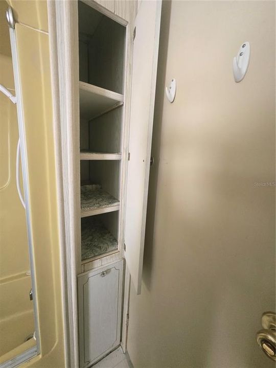 For Sale: $99,900 (2 beds, 2 baths, 1248 Square Feet)