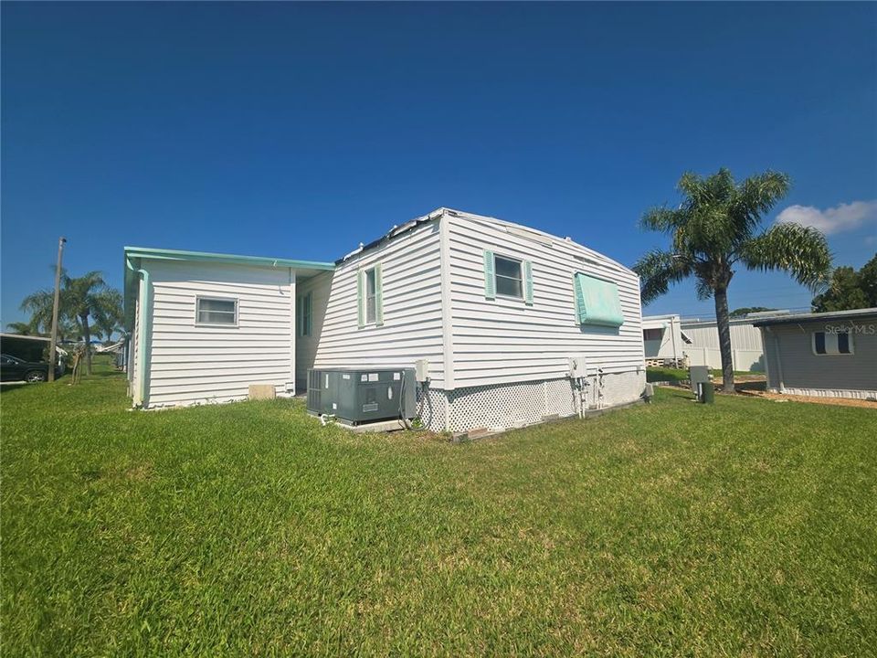 For Sale: $99,900 (2 beds, 2 baths, 1248 Square Feet)