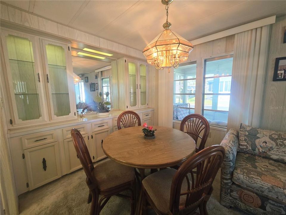 For Sale: $99,900 (2 beds, 2 baths, 1248 Square Feet)