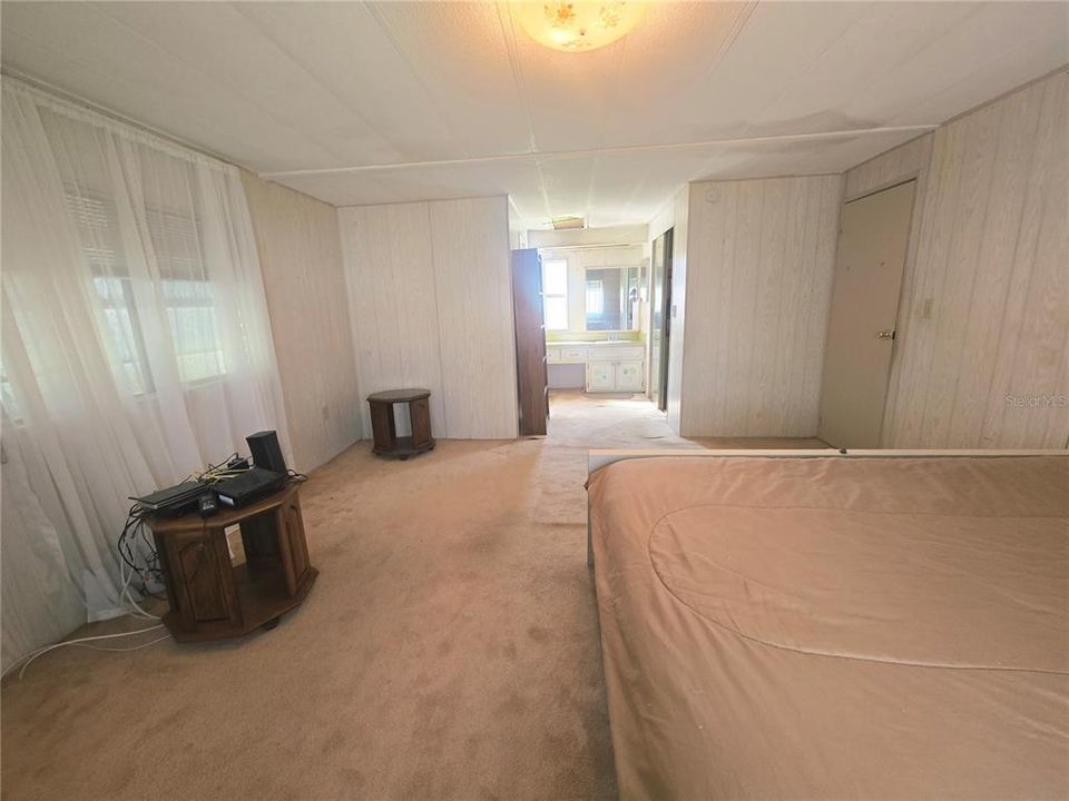 For Sale: $99,900 (2 beds, 2 baths, 1248 Square Feet)