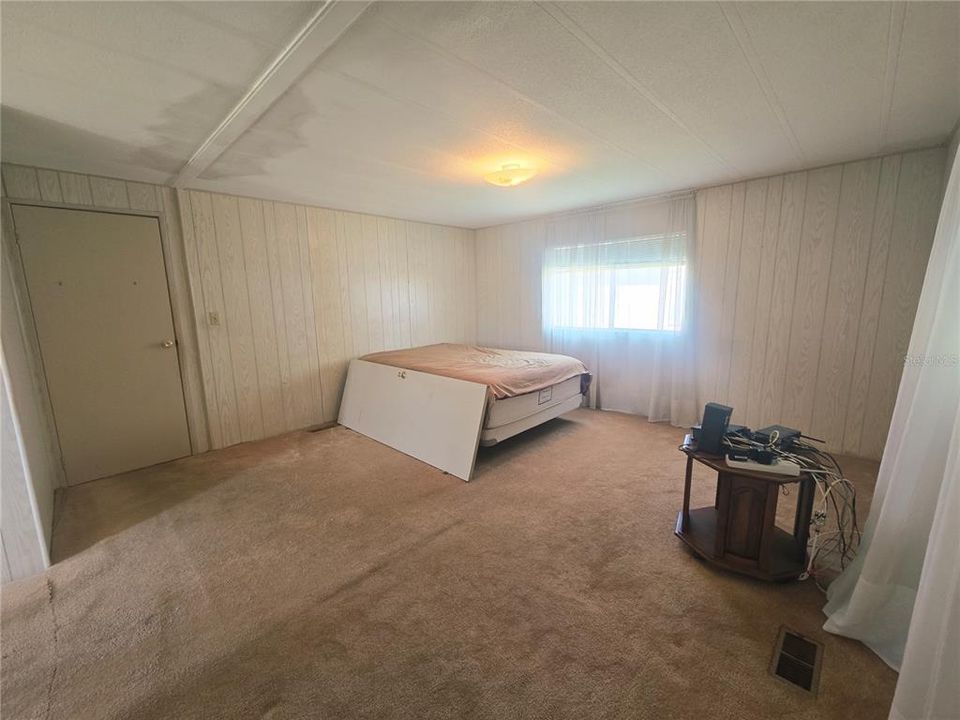 For Sale: $99,900 (2 beds, 2 baths, 1248 Square Feet)