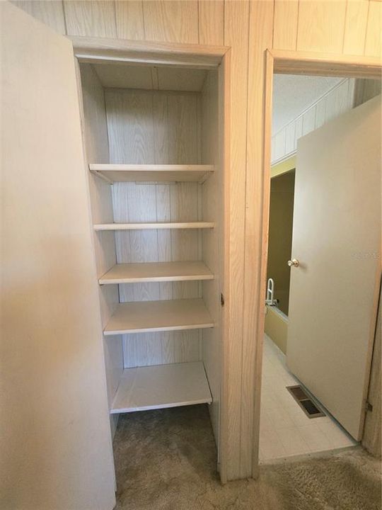 For Sale: $99,900 (2 beds, 2 baths, 1248 Square Feet)