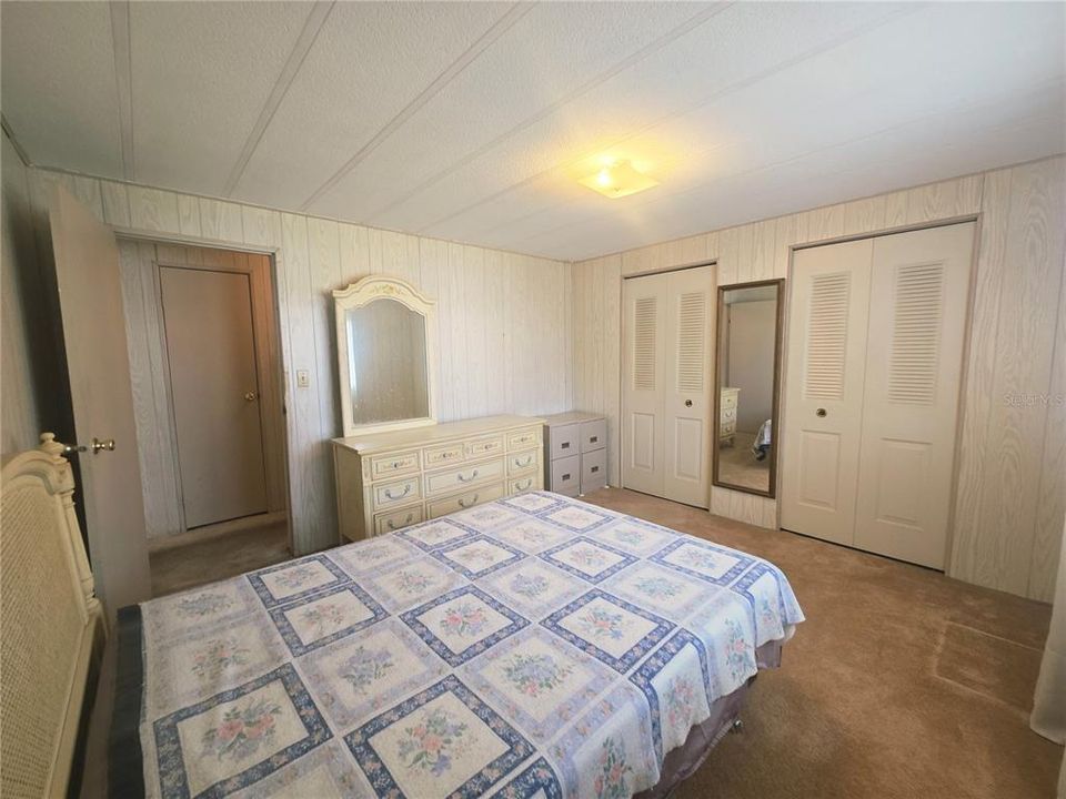 For Sale: $99,900 (2 beds, 2 baths, 1248 Square Feet)