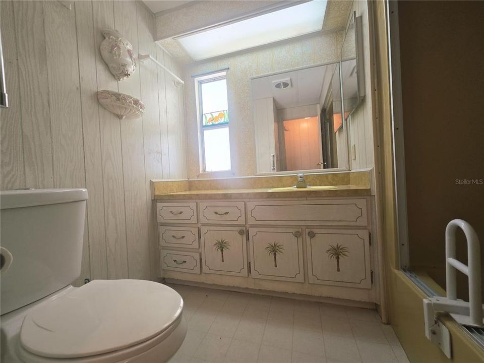 For Sale: $99,900 (2 beds, 2 baths, 1248 Square Feet)