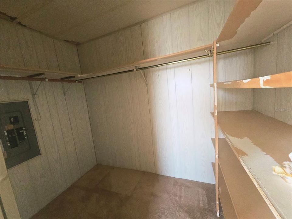 For Sale: $99,900 (2 beds, 2 baths, 1248 Square Feet)
