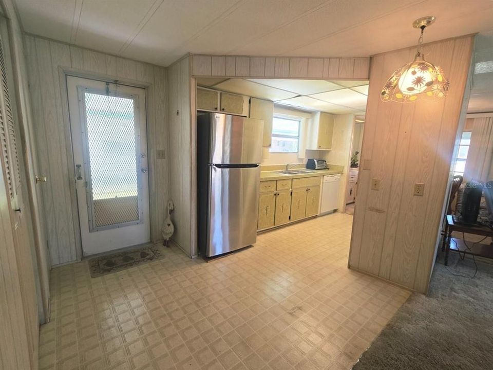For Sale: $99,900 (2 beds, 2 baths, 1248 Square Feet)
