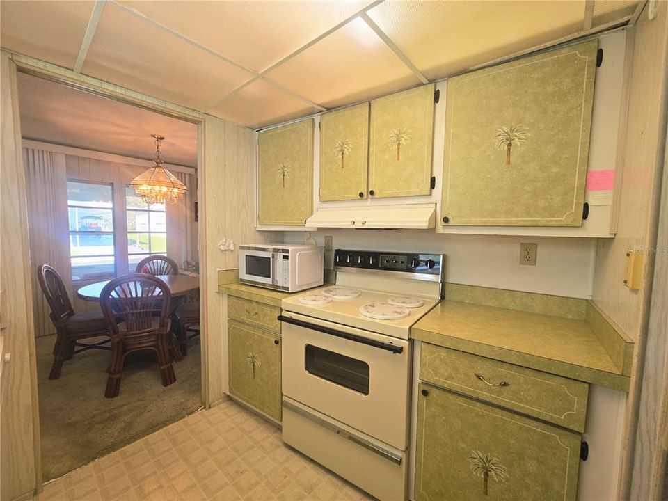 For Sale: $99,900 (2 beds, 2 baths, 1248 Square Feet)