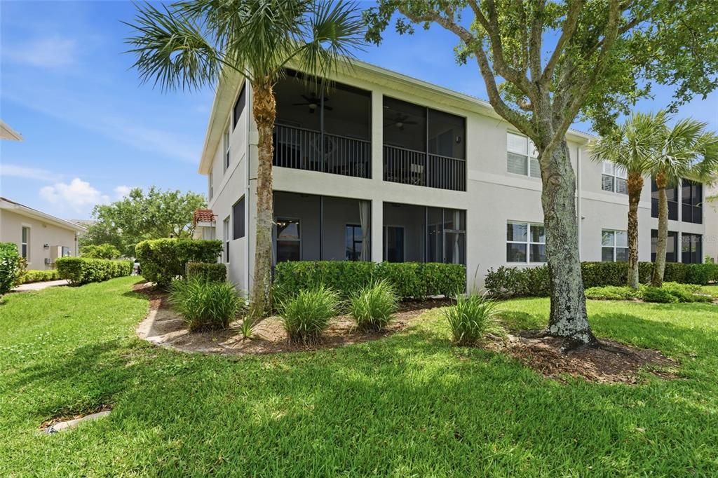 Active With Contract: $368,000 (3 beds, 2 baths, 1917 Square Feet)