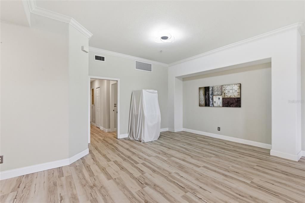 Active With Contract: $368,000 (3 beds, 2 baths, 1917 Square Feet)