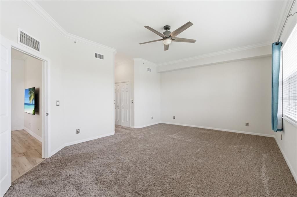 Active With Contract: $368,000 (3 beds, 2 baths, 1917 Square Feet)