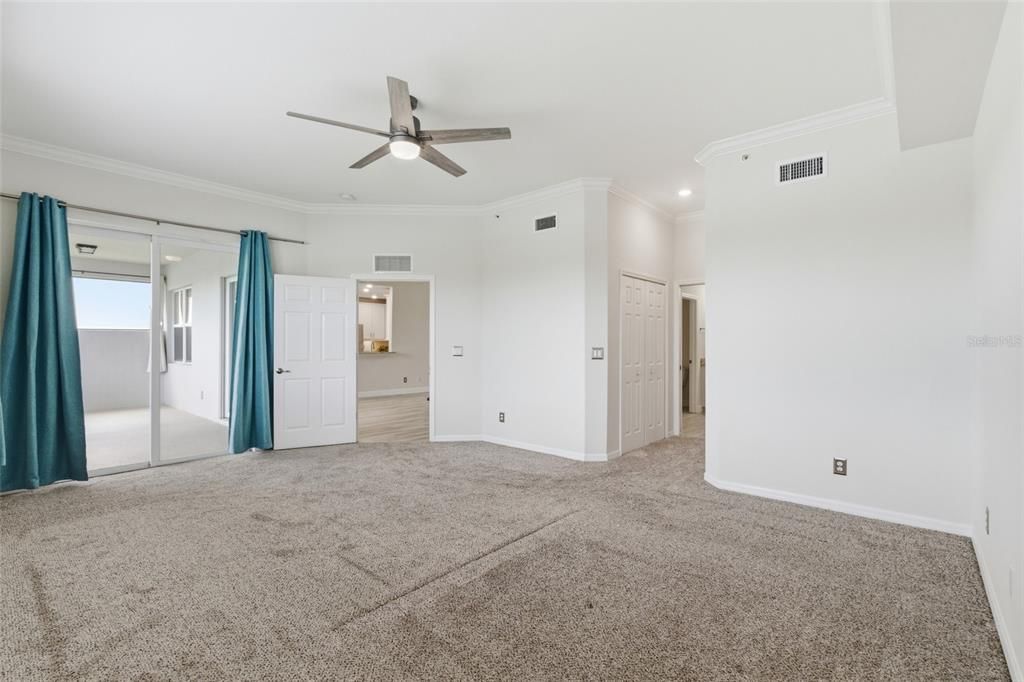 Active With Contract: $368,000 (3 beds, 2 baths, 1917 Square Feet)