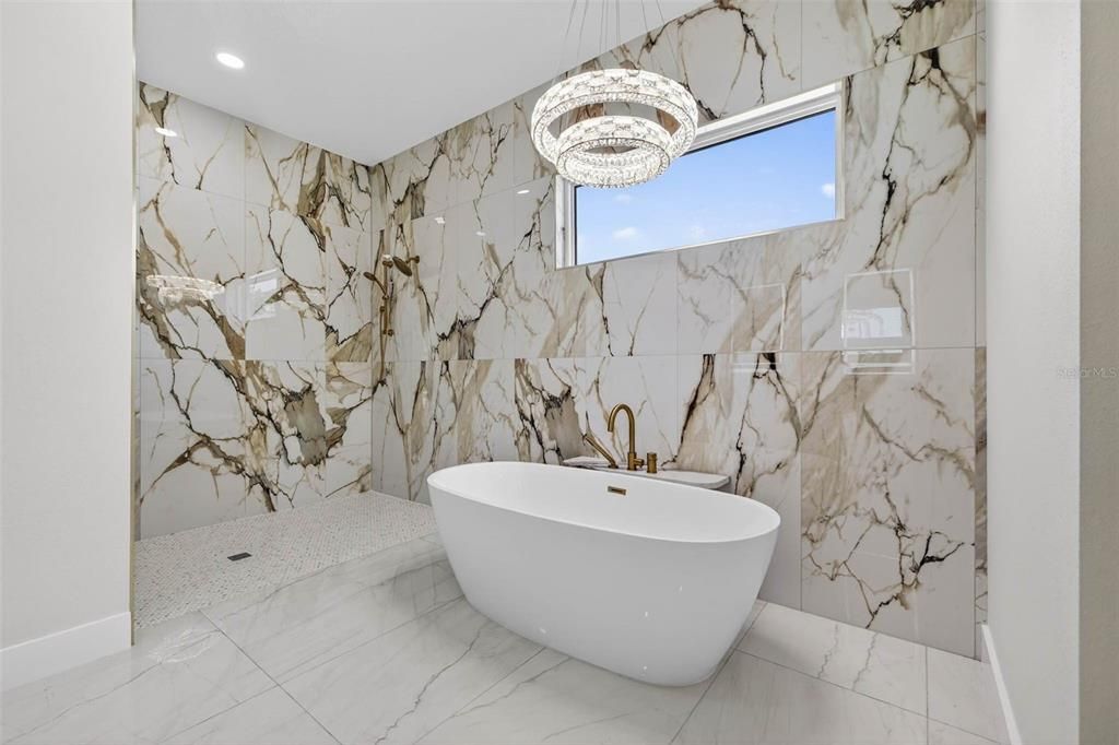 En Venta: $1,575,000 (4 camas, 5 baños, 5020 Pies cuadrados)