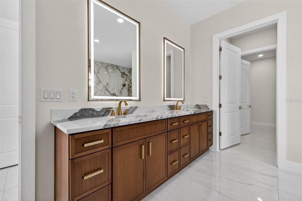 En Venta: $1,575,000 (4 camas, 5 baños, 5020 Pies cuadrados)