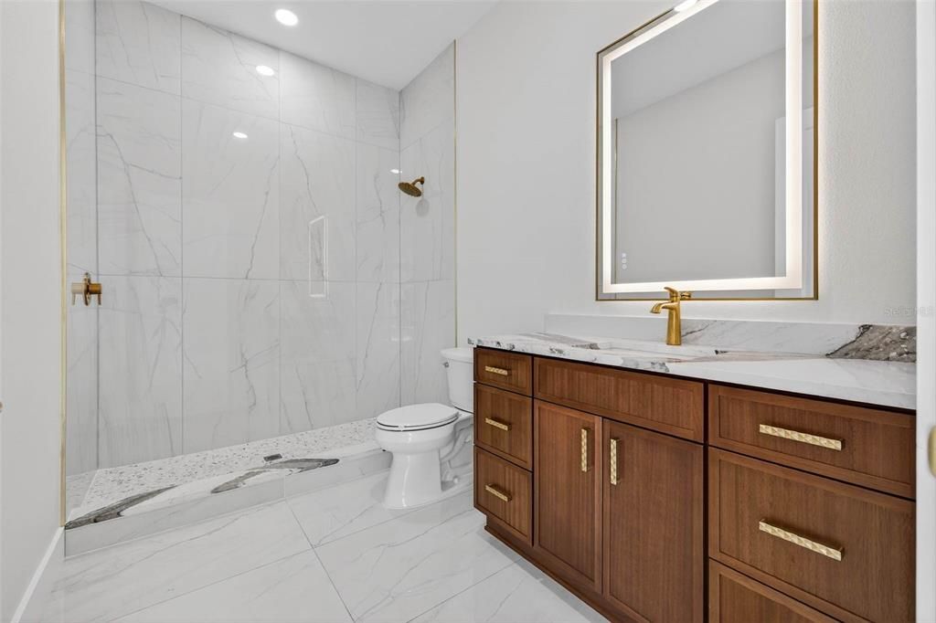En Venta: $1,575,000 (4 camas, 5 baños, 5020 Pies cuadrados)