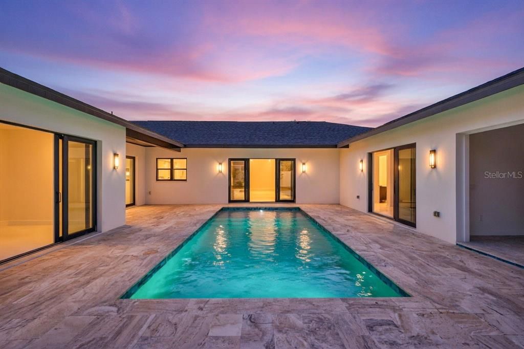 En Venta: $1,575,000 (4 camas, 5 baños, 5020 Pies cuadrados)