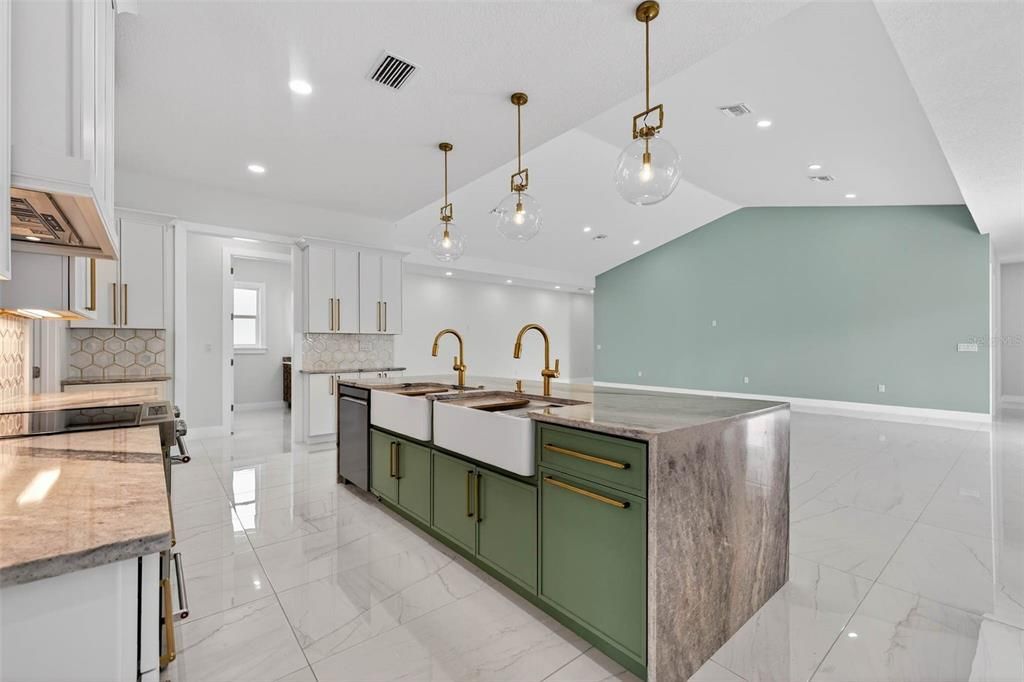 En Venta: $1,575,000 (4 camas, 5 baños, 5020 Pies cuadrados)