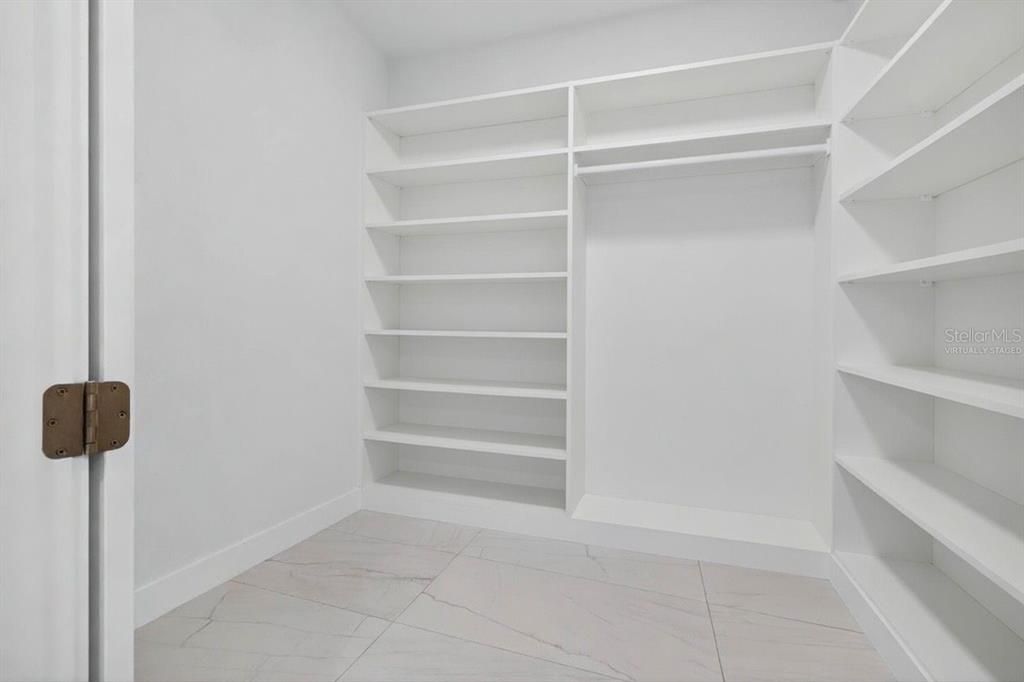 En Venta: $1,575,000 (4 camas, 5 baños, 5020 Pies cuadrados)