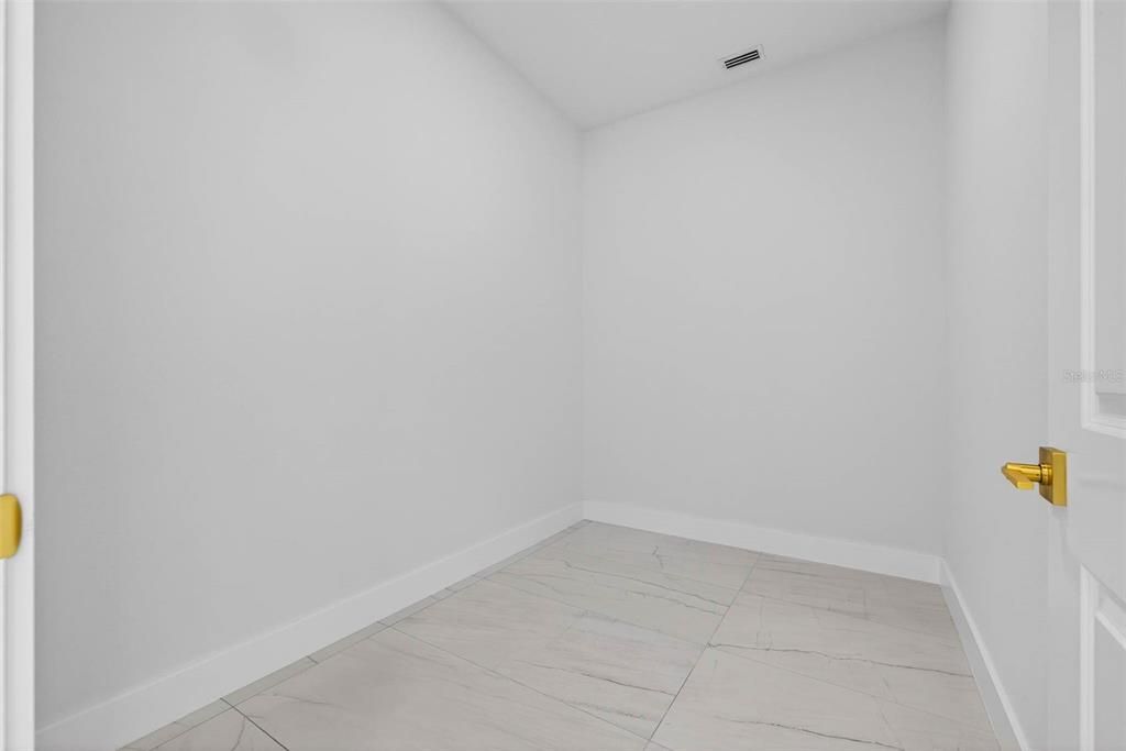 En Venta: $1,575,000 (4 camas, 5 baños, 5020 Pies cuadrados)
