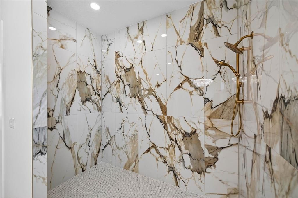 En Venta: $1,575,000 (4 camas, 5 baños, 5020 Pies cuadrados)