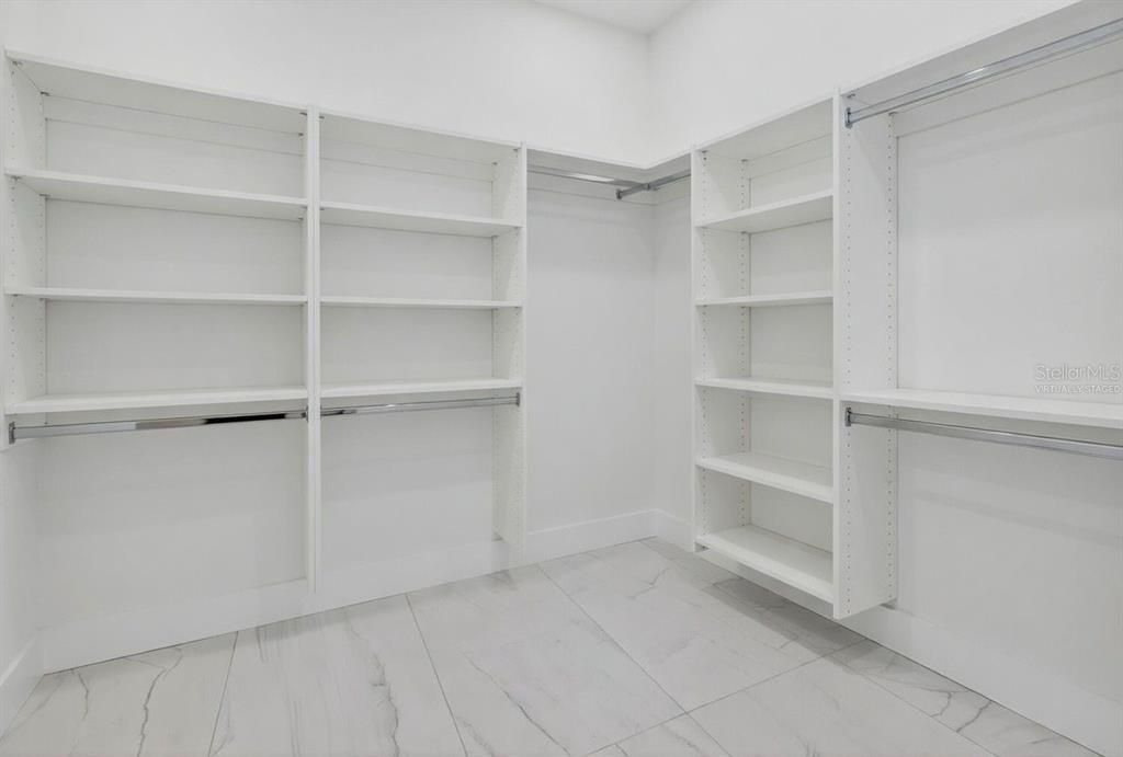 En Venta: $1,575,000 (4 camas, 5 baños, 5020 Pies cuadrados)