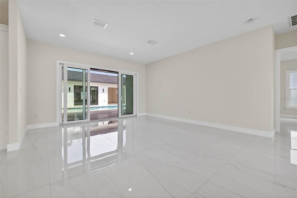 En Venta: $1,575,000 (4 camas, 5 baños, 5020 Pies cuadrados)