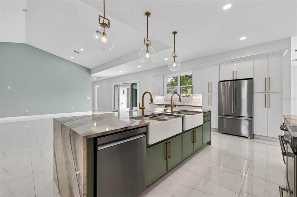 En Venta: $1,575,000 (4 camas, 5 baños, 5020 Pies cuadrados)