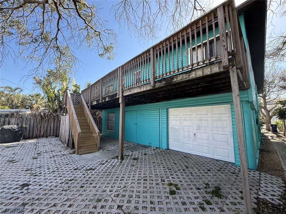 Active With Contract: $775,000 (4 beds, 0 baths, 1650 Square Feet)