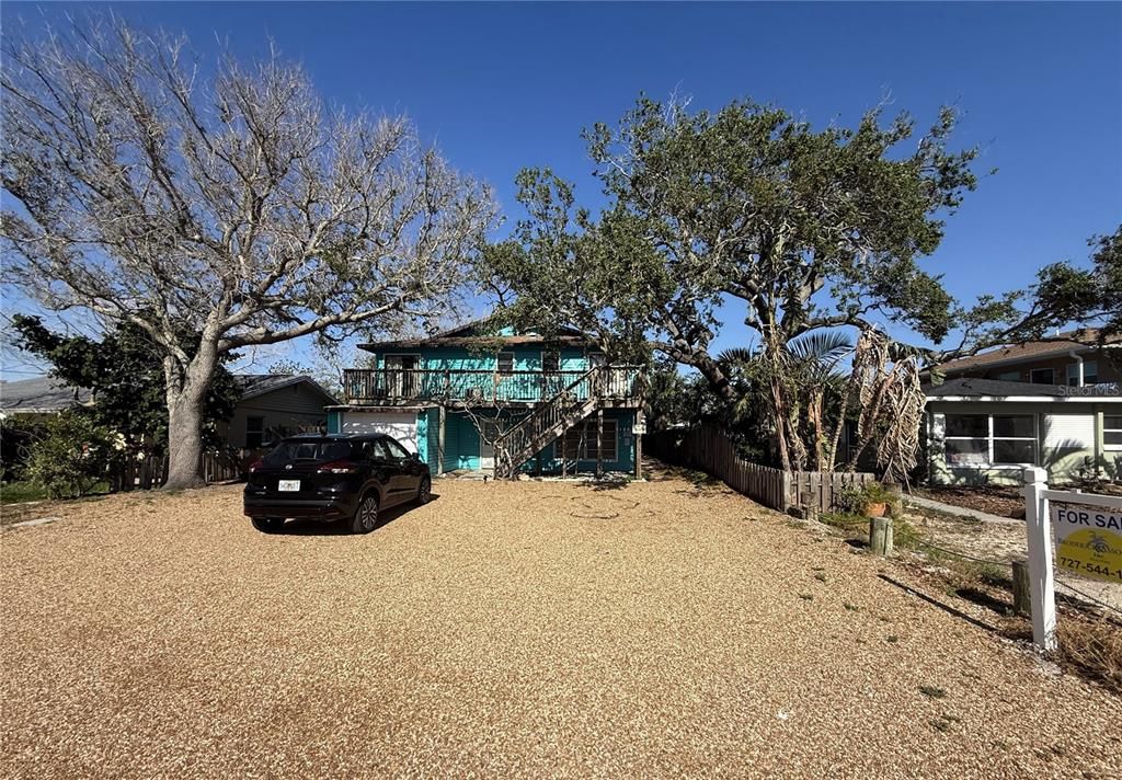 Active With Contract: $775,000 (4 beds, 0 baths, 1650 Square Feet)