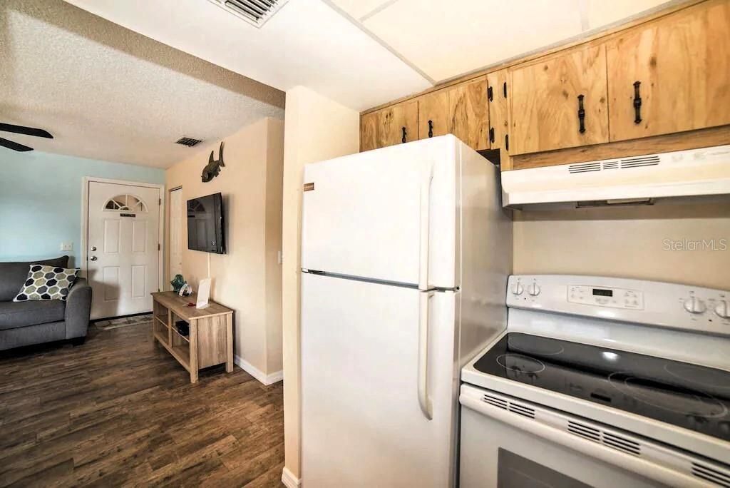 Active With Contract: $775,000 (4 beds, 0 baths, 1650 Square Feet)