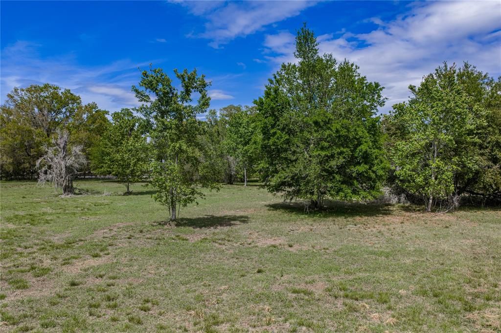 На продажу: $250,000 (2.87 acres)