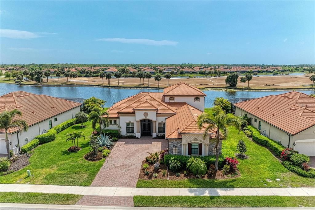 Active With Contract: $1,300,000 (4 beds, 3 baths, 3079 Square Feet)