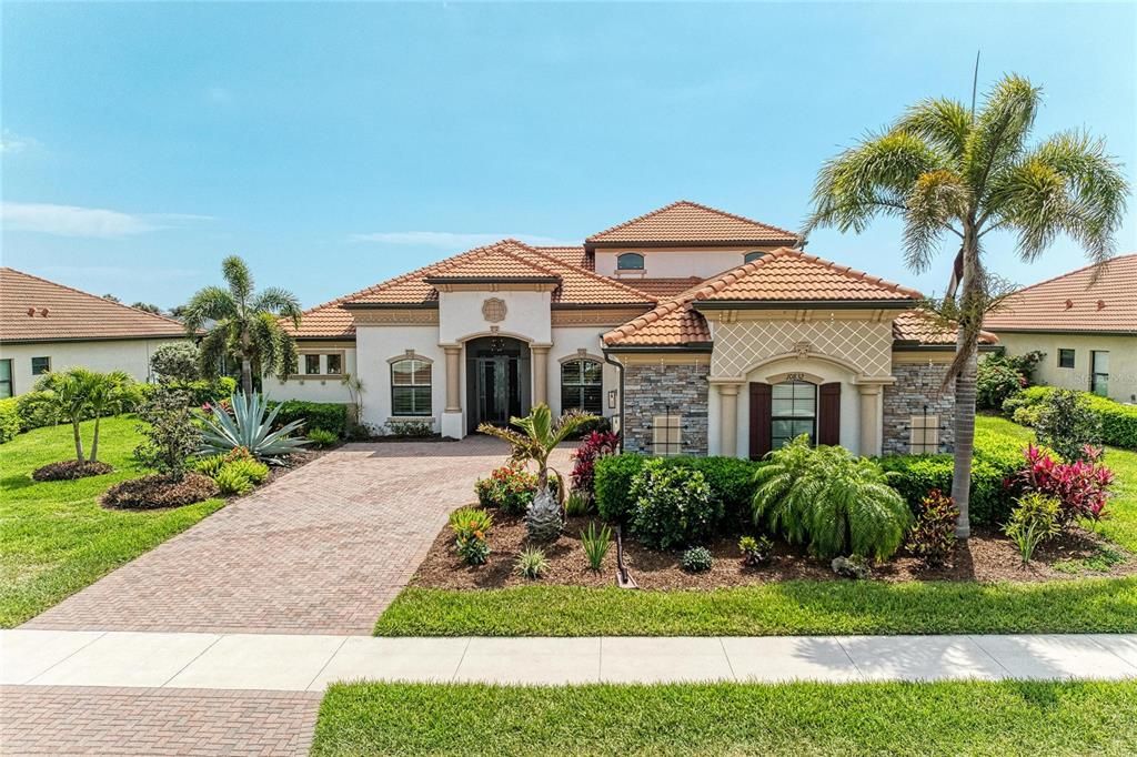 Active With Contract: $1,300,000 (4 beds, 3 baths, 3079 Square Feet)