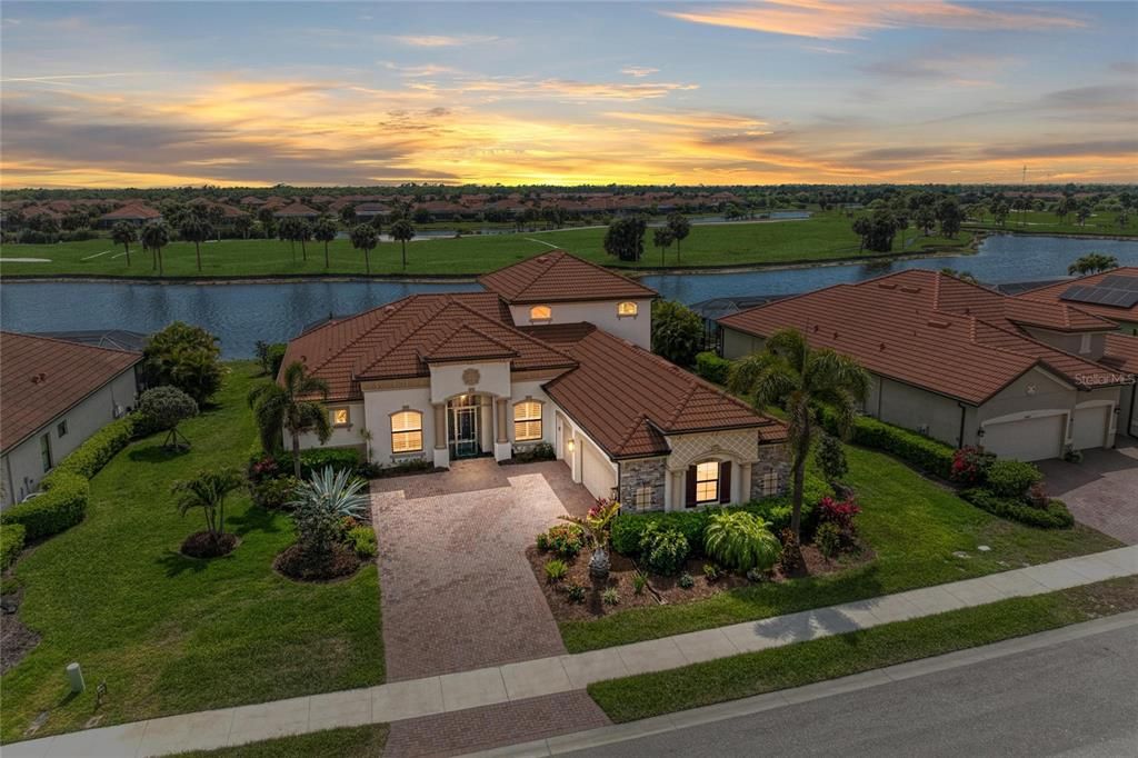 Active With Contract: $1,300,000 (4 beds, 3 baths, 3079 Square Feet)