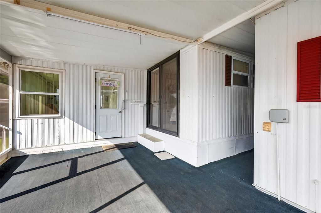На продажу: $220,000 (2 спален, 1 ванн, 816 Квадратных фут)