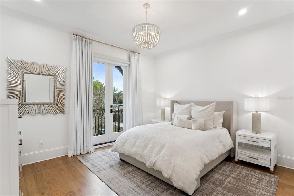 En Venta: $1,795,000 (3 camas, 3 baños, 2399 Pies cuadrados)
