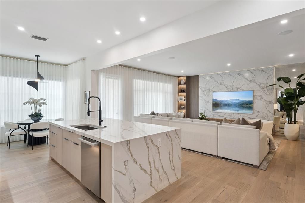 En Venta: $1,795,000 (3 camas, 3 baños, 2399 Pies cuadrados)