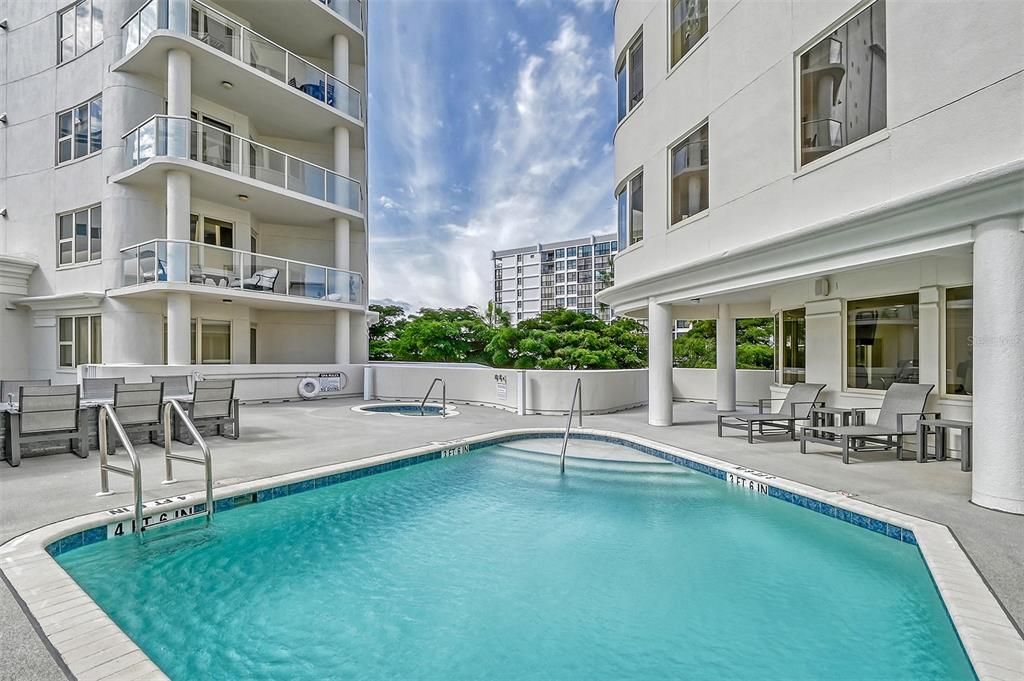 En Venta: $6,900,000 (3 camas, 3 baños, 5600 Pies cuadrados)