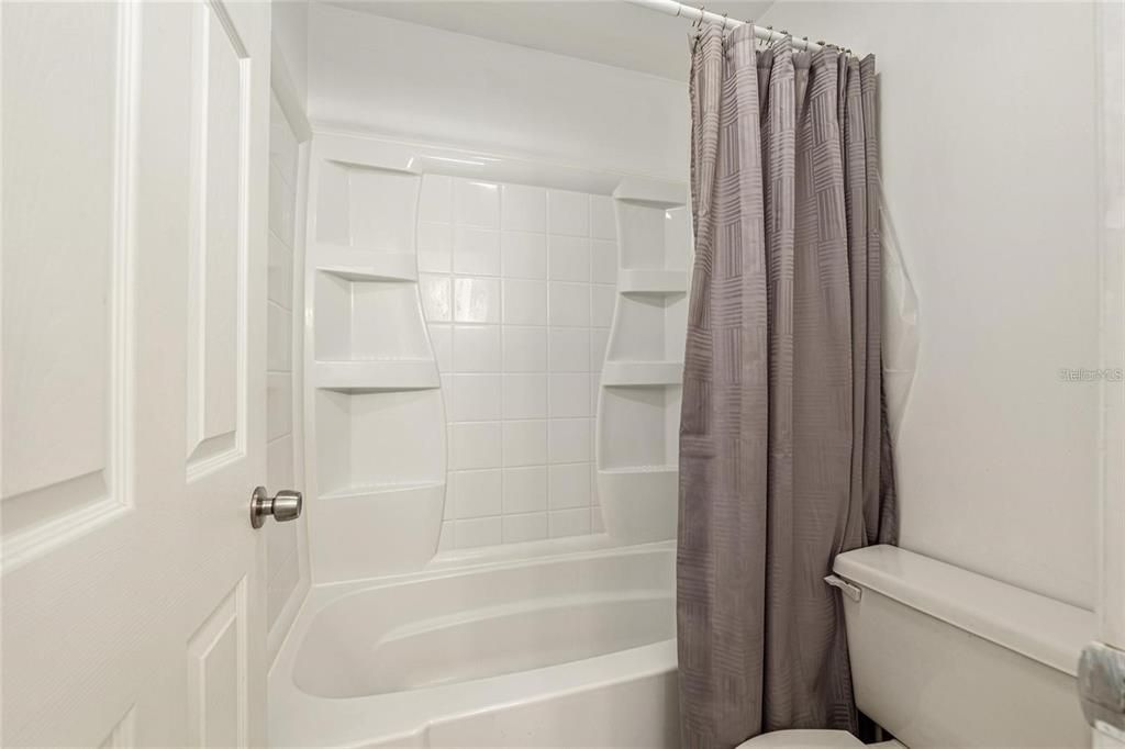 待售: $181,900 (4 贝兹, 2 浴室, 1177 平方英尺)