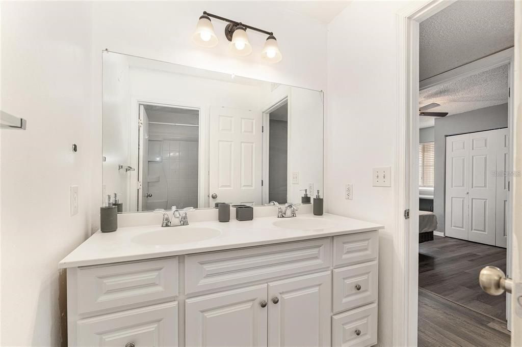 待售: $181,900 (4 贝兹, 2 浴室, 1177 平方英尺)