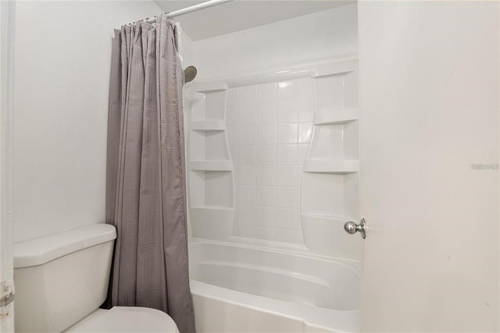 待售: $181,900 (4 贝兹, 2 浴室, 1177 平方英尺)